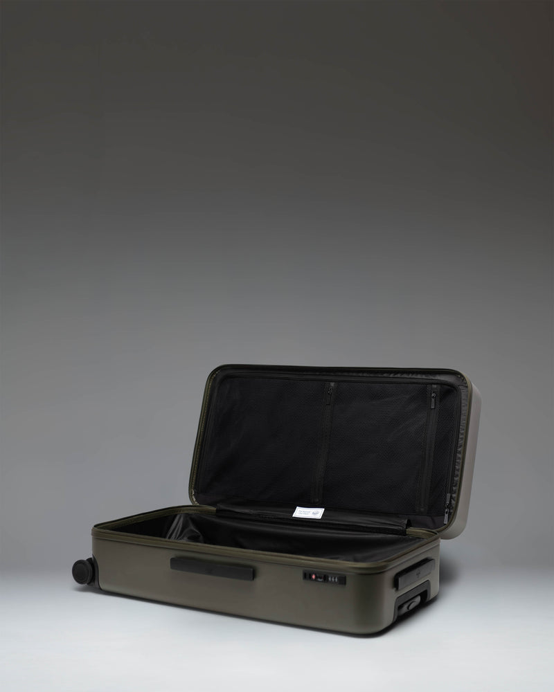 Herschel Heritage Hardshell Large Luggage in Ivy Green.