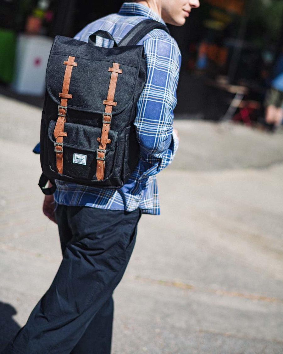 Herschel Little America Mid Backpack size guide chart. Dimensions: 17.00 inches H x 11.00 inches W x 5.25 inches D. Volume: 21L.
