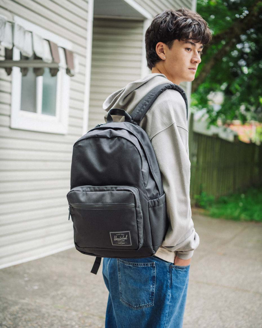 Herschel Supply Co. Pop Quiz Backpack size guide chart. Dimensions: 17.5" H x 12.25" W x 6.50" D, 25.0L. Laptop sleeve: 10.5" H x 12.25" W.