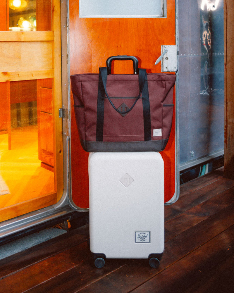 Herschel Heritage Tote size guide chart. Dimensions: 14.25 inches Height x 15.00 inches Width x 5.75 inches Depth. Capacity: 24.5 liters.