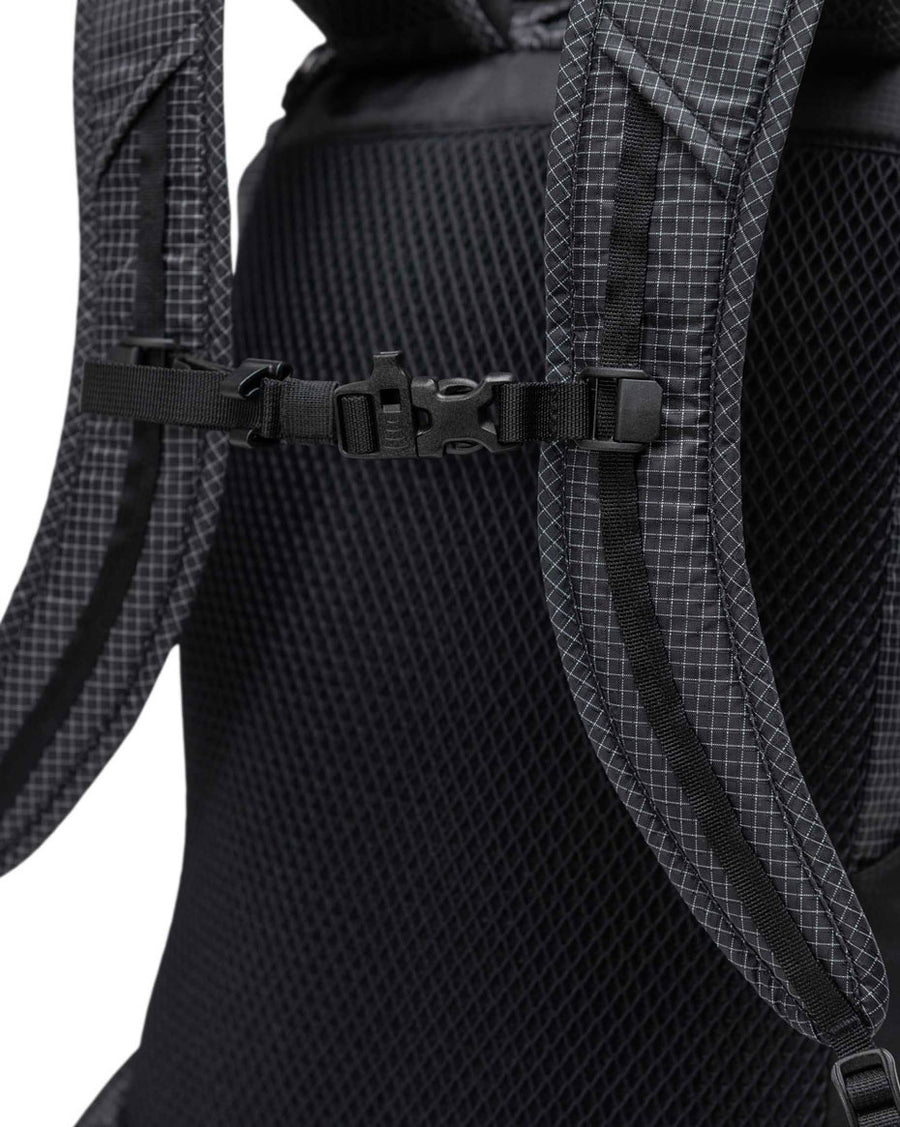 Herschel Supply Co. Ultralight Backpack 22L size guide chart showing dimensions: 18.00 in H x 10.25 in W x 5.25 in D.