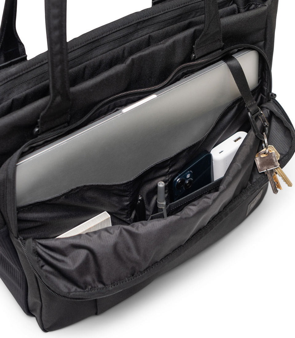 Herschel Supply Co. Kaslo Tech Spec Sheet showing dimensions for the 20L Daypack, 30L Backpack, 32L Travel Backpack, 30L Camera Bag, and 23L Tote.