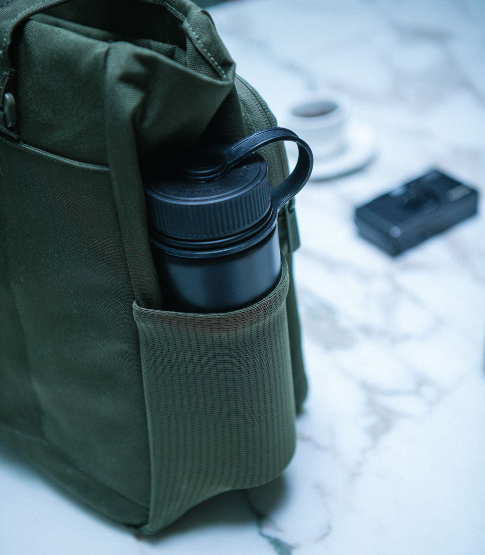 Black Herschel Supply Co. Kaslo Tote Tech bag showcasing its modern design and travel-ready features.