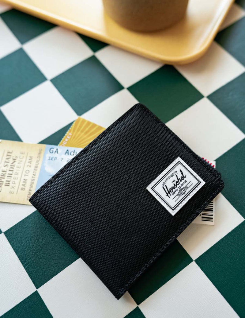 Herschel Roy Coin Wallet size guide chart. Dimensions: Height 3.50 inches, Width 4.40 inches, Depth 0.75 inches.