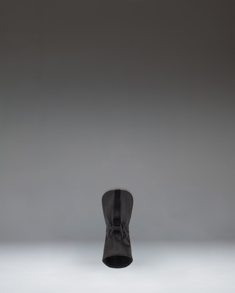 Herschel Heritage Hybrid Head Cover in black, showing the lifestyle view of the golf club cover.