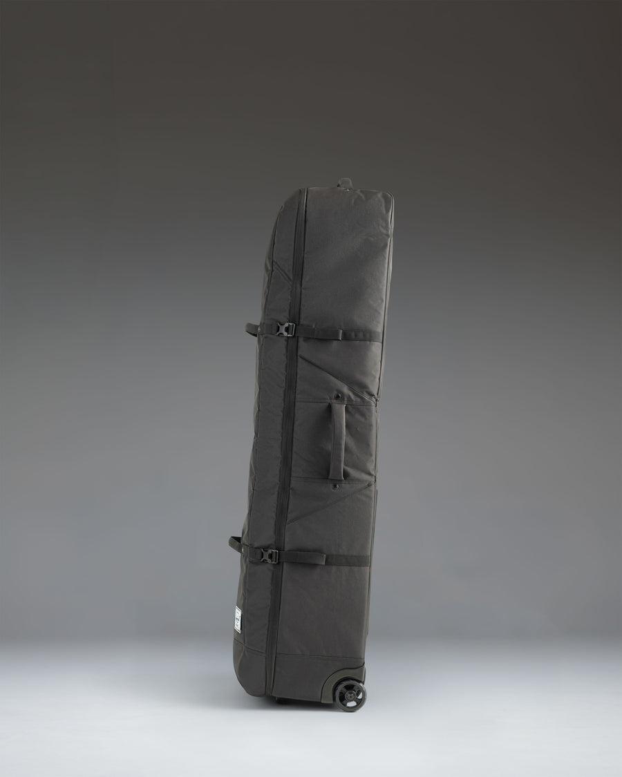 Herschel Heritage Golf Travel Wheelie Bag in black.