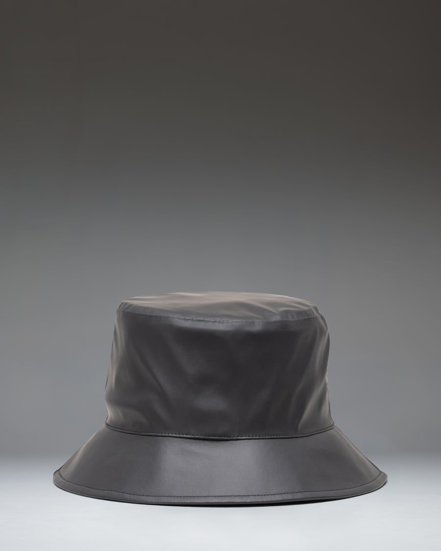 Herschel Supply Co. Norman Rain Bucket Hat size guide chart. Fits head sizes: S/M 22.5-23 inches, L/XL 23.5-24 inches.
