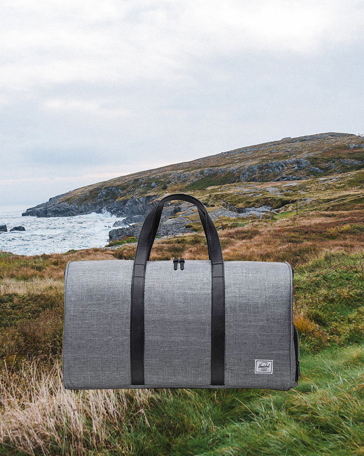 Herschel Novel Duffle bag in Raven Crosshatch.