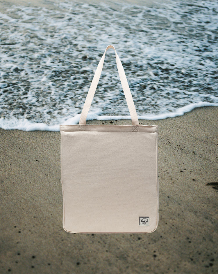 Herschel Supply Co. Inga Tote bag in Natural.
