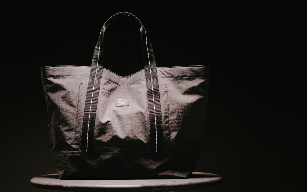 Herschel Classic™ Large Ripstop Reflective Tote