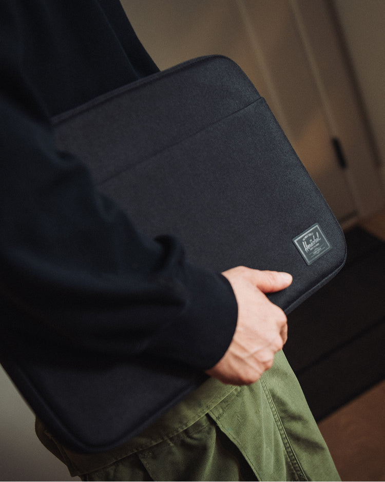Denman Sleeve 14 Inch Tech