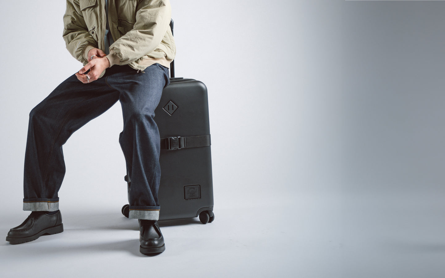 Herschel Heritage™ Hardshell Large Luggage Exp